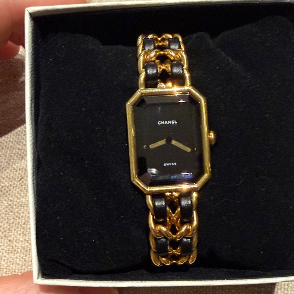 CHANEL premiere Black and Gold Chain Watch, size M - Picture 4 of 12